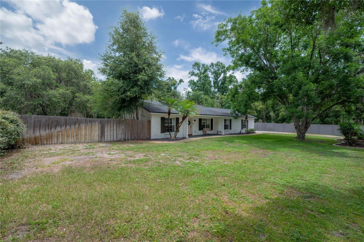 608 Sunset Lane, Lutz, FL 33549 Photo