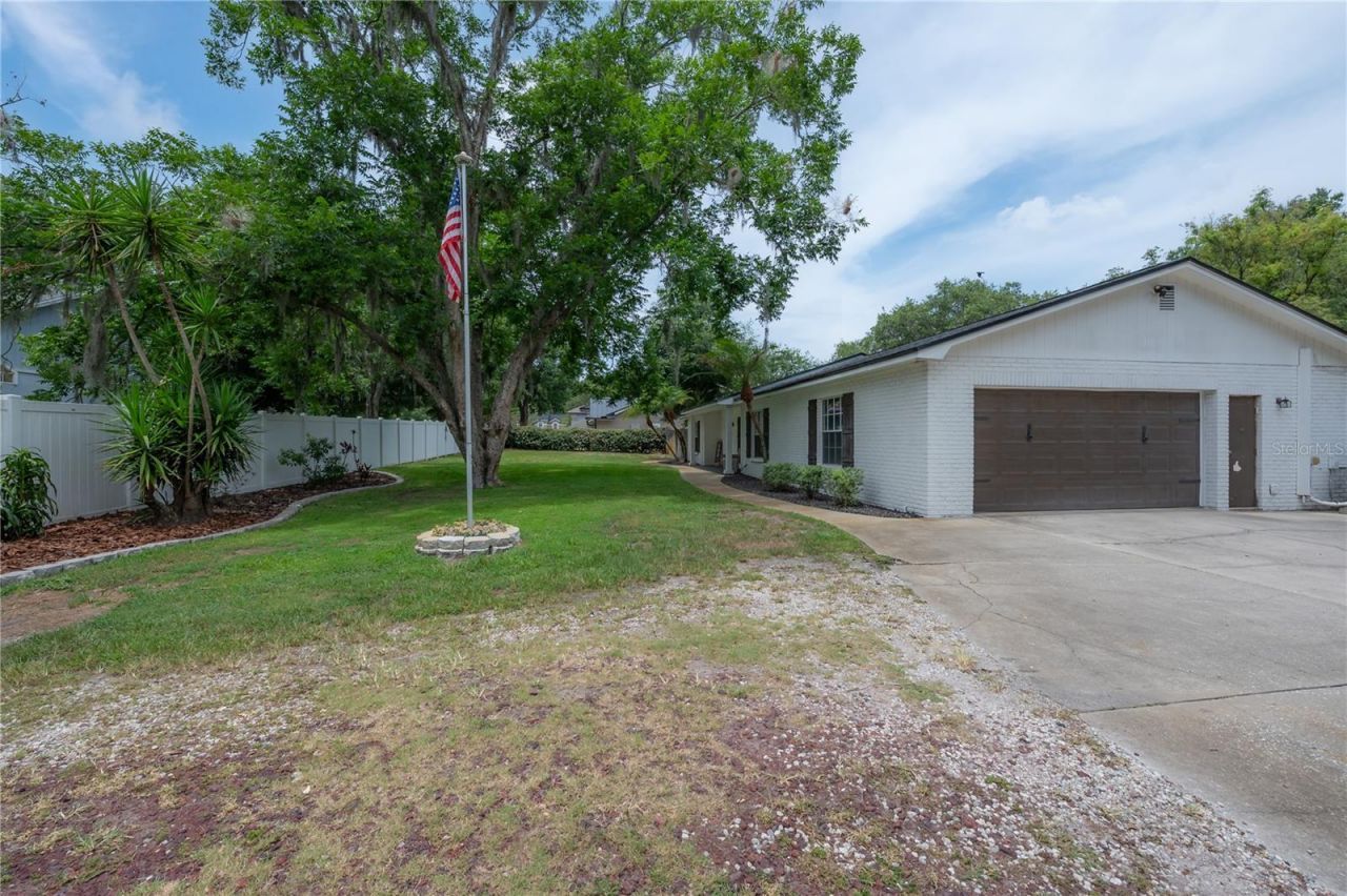 608 Sunset Lane, Lutz, FL 33549 Photo