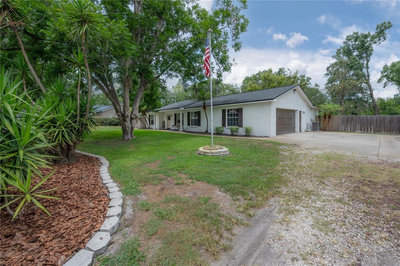 608 Sunset Lane, Lutz, FL 33549 Photo
