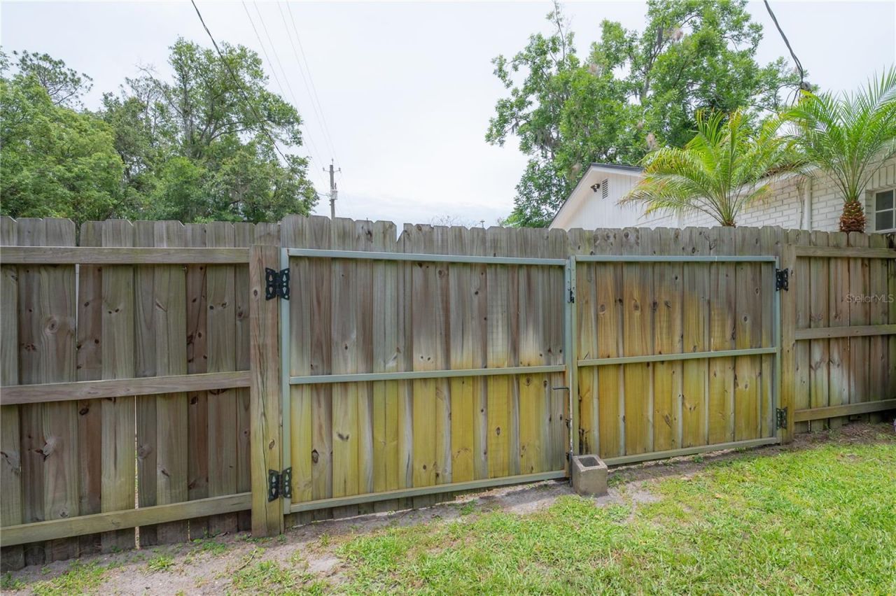 608 Sunset Lane, Lutz, FL 33549 Photo