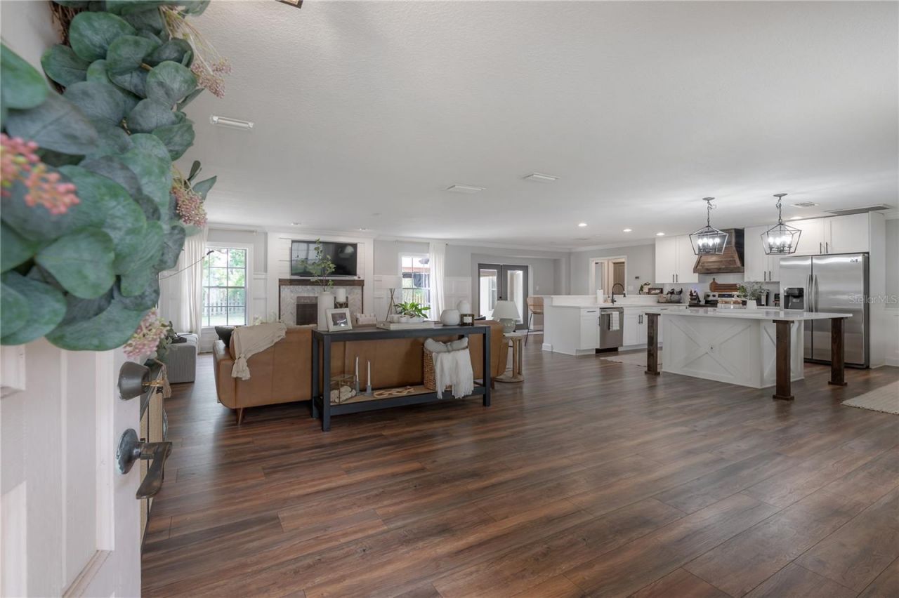 608 Sunset Lane, Lutz, FL 33549 Photo