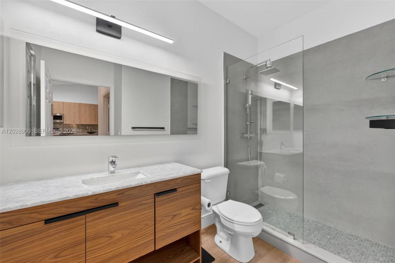 2411 SW Aragon Blvd , Unit 2, Sunrise, FL 33322 Photo