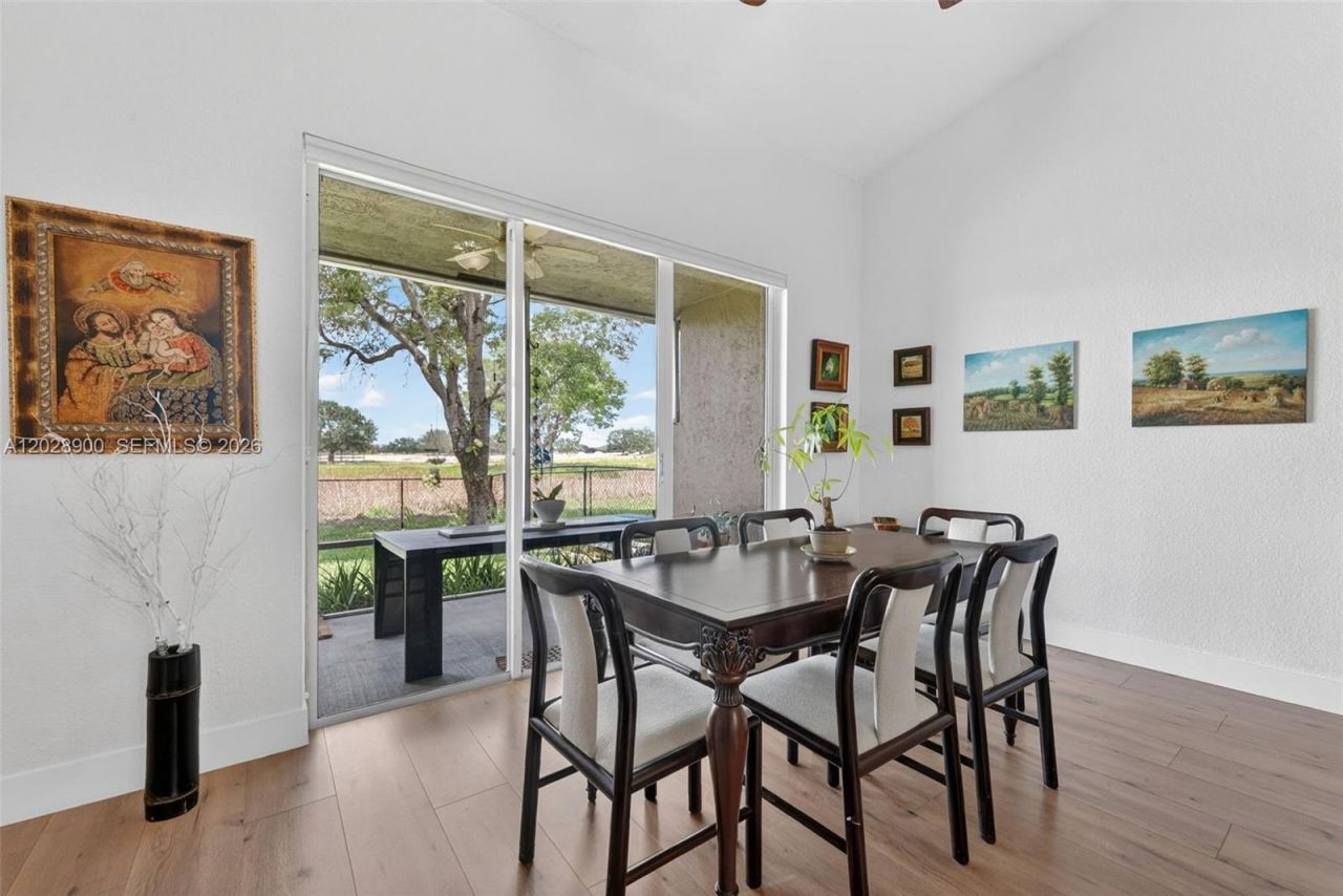 2411 SW Aragon Blvd , Unit 2, Sunrise, FL 33322 Photo