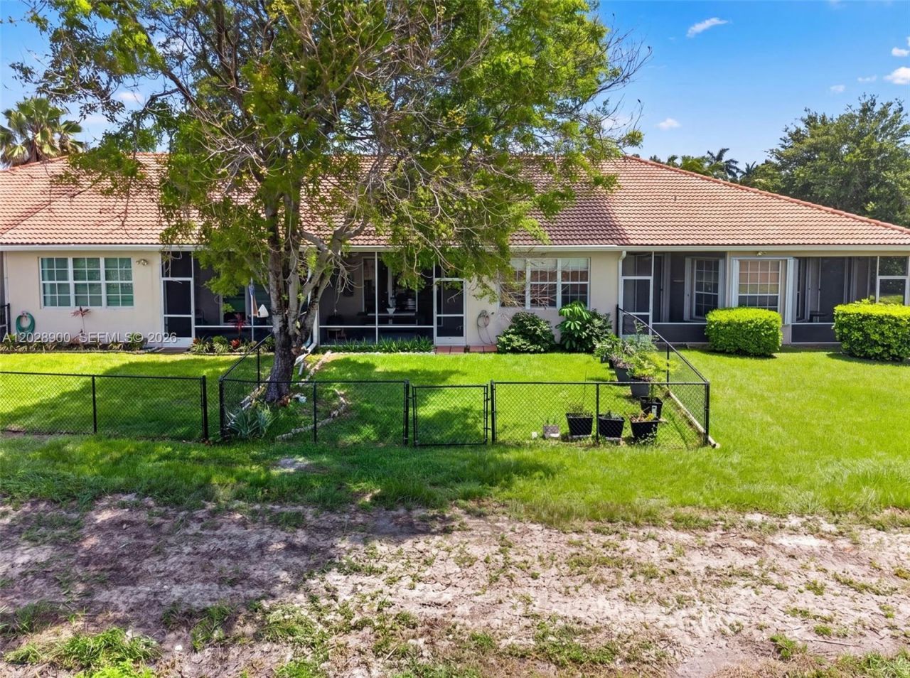 2411 SW Aragon Blvd , Unit 2, Sunrise, FL 33322 Photo