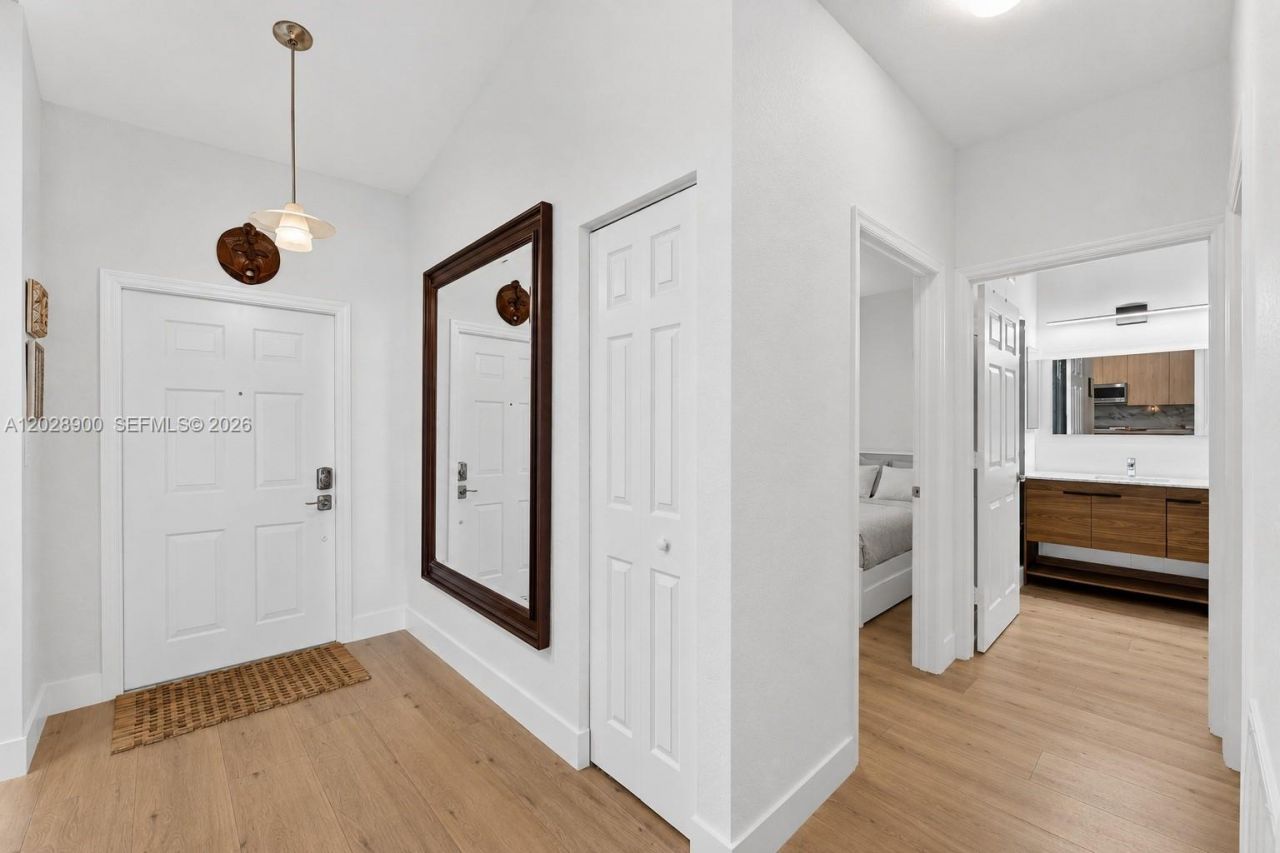 2411 SW Aragon Blvd , Unit 2, Sunrise, FL 33322 Photo