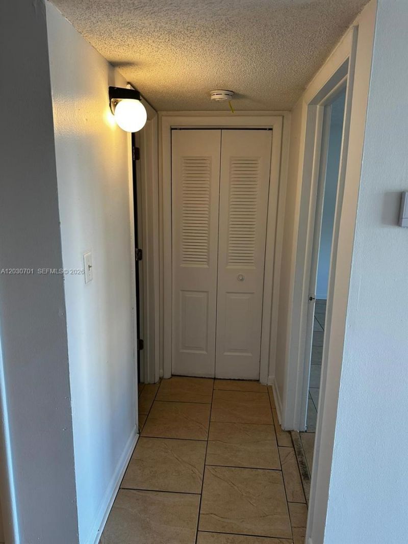 6950 Miami Gardens Dr, Unit 2-304, Hialeah, FL 33015 Photo