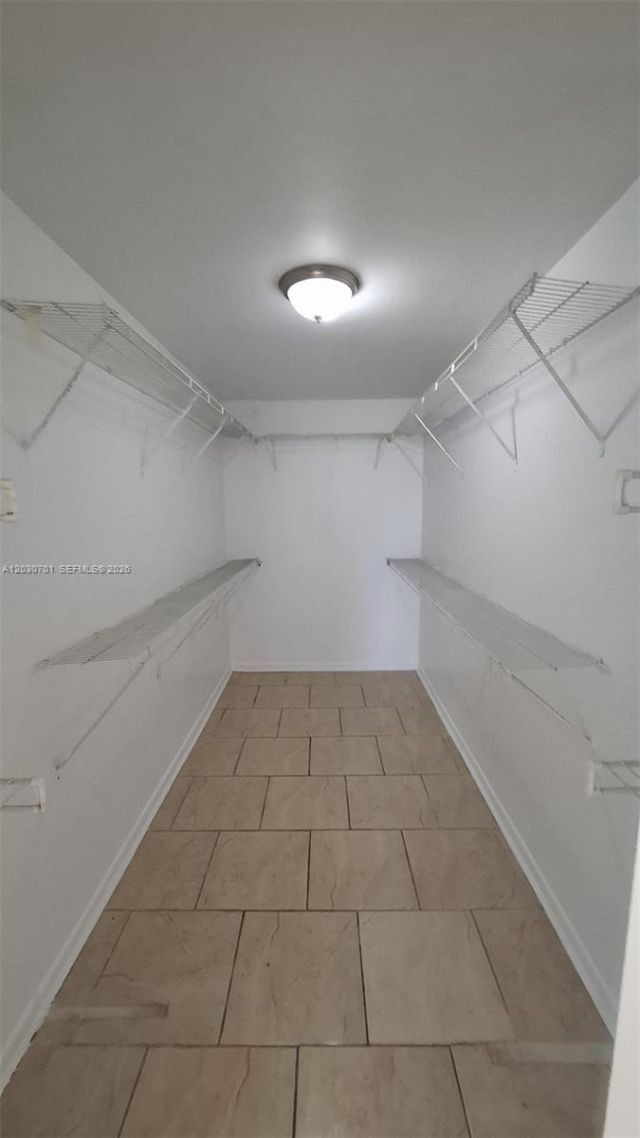 6950 Miami Gardens Dr, Unit 2-304, Hialeah, FL 33015 Photo