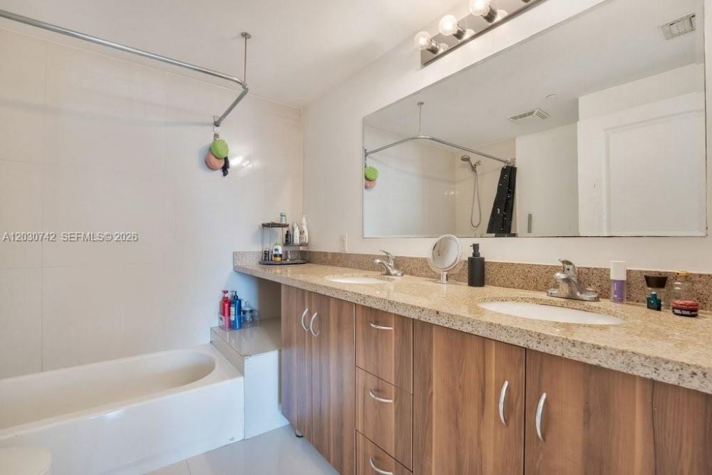 601 NE 23rd St , Unit 1406, Miami, FL 33137 Photo