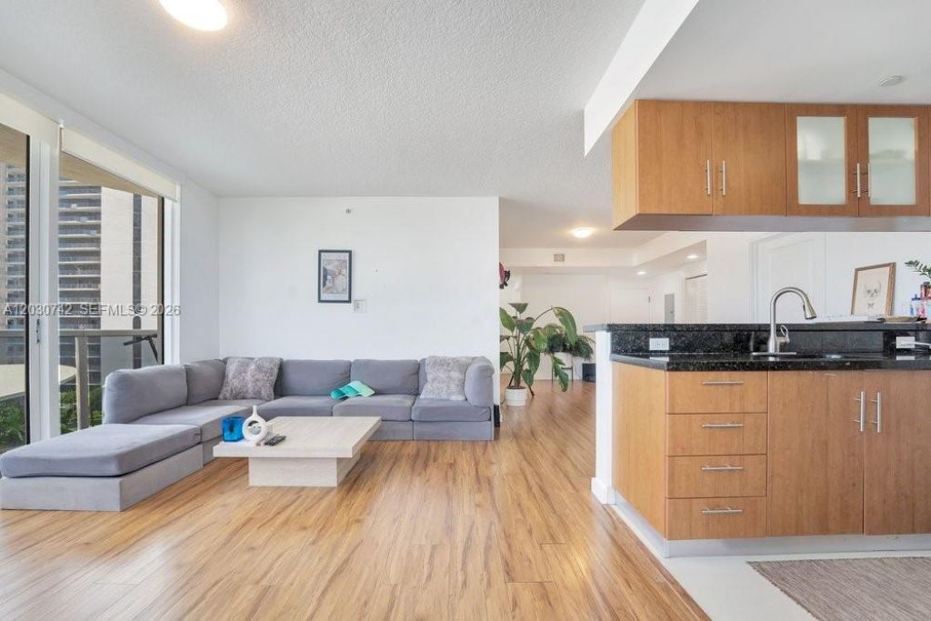 601 NE 23rd St , Unit 1406, Miami, FL 33137 Photo