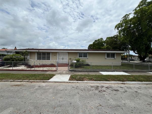 3201 SW 3rd St , Miami, FL 33135