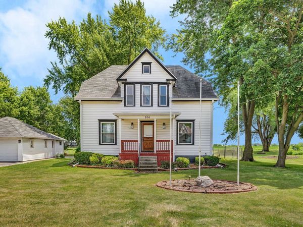 206 N Wabash Street , Odell, IL 60460