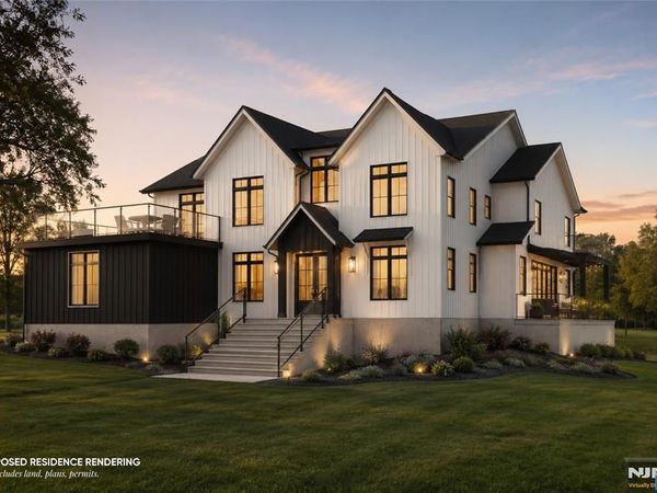 10 Deerfield Drive, WOODCLIFF LAKE, NJ 07677