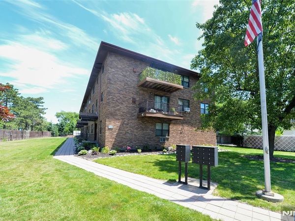 729 10th Street 2F, Unit 2F, SECAUCUS, NJ 07094
