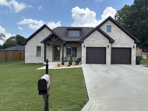 109 Lancaster Rd, Florence, AL 35633