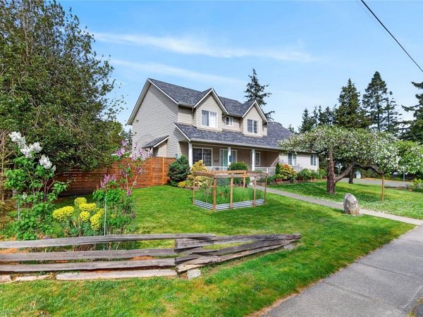 359 Pritchard Rd , Comox, BC V9M 2Y8