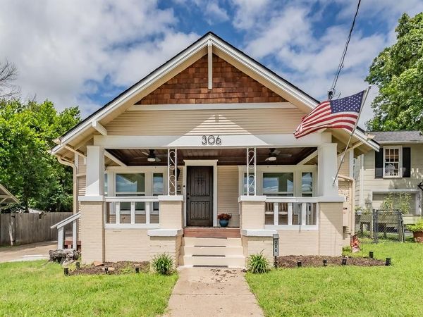 306 Davis Street , Weatherford, TX 76086