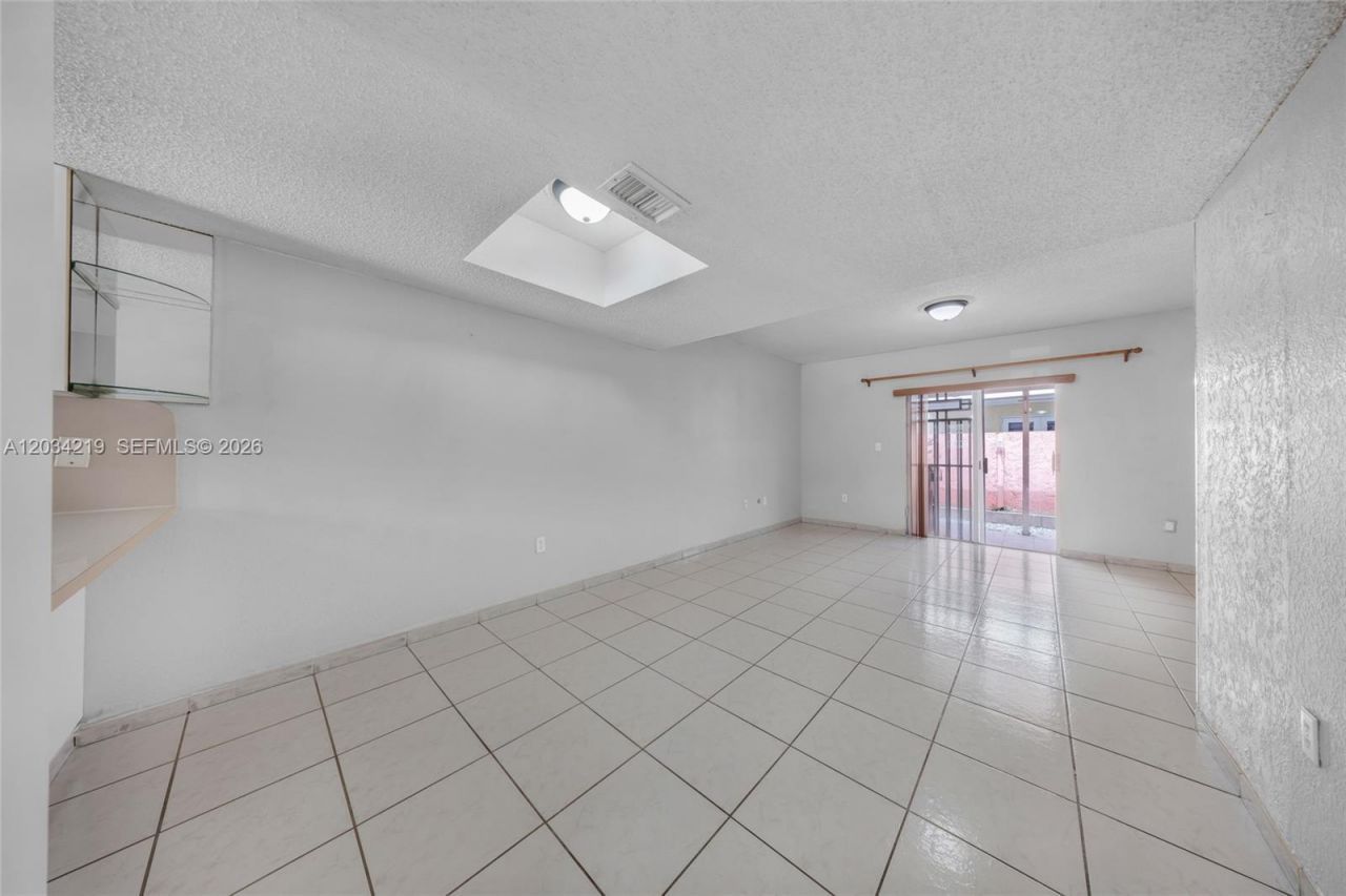 515 W 68th St, Unit 3, Hialeah, FL 33014 Photo