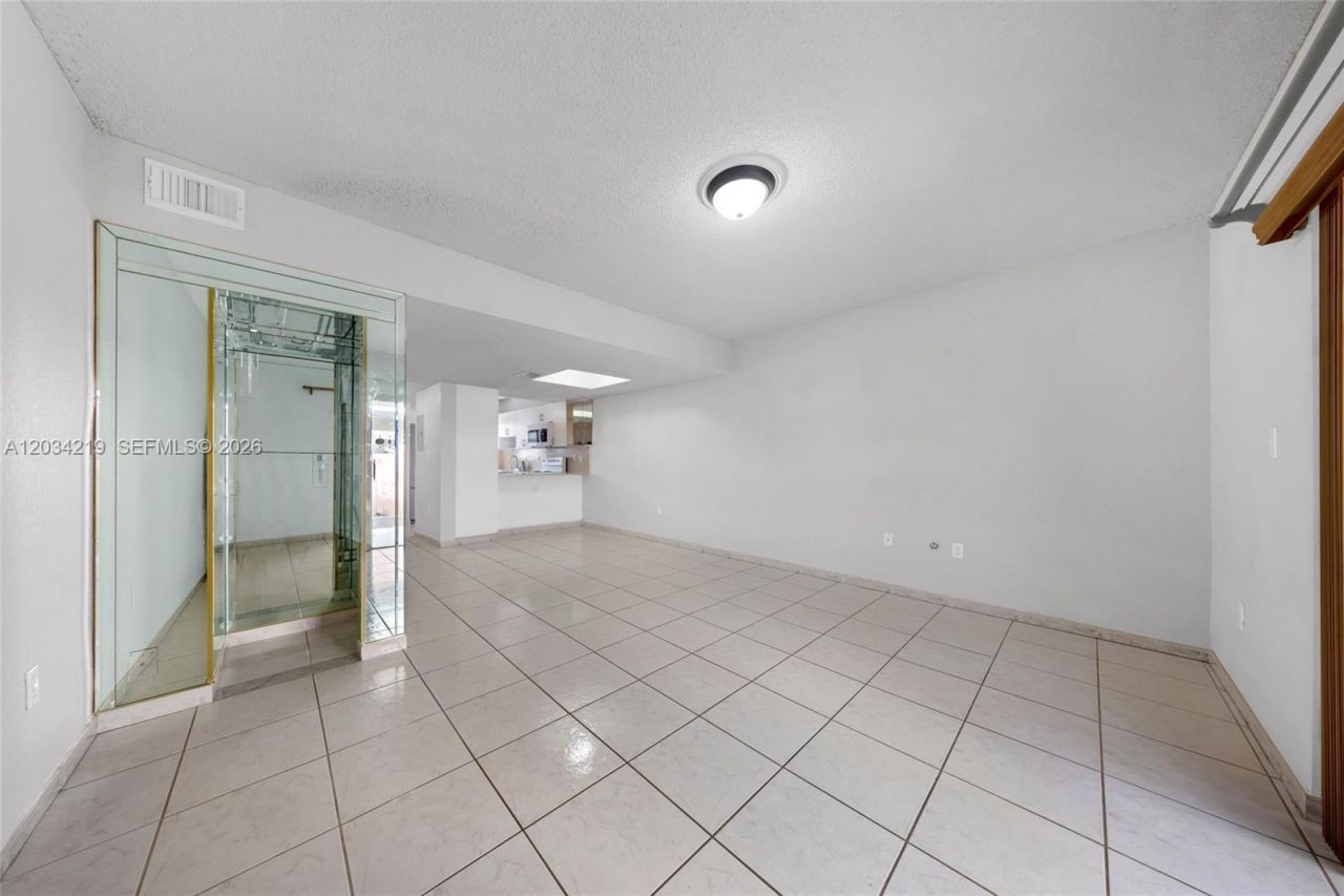 515 W 68th St, Unit 3, Hialeah, FL 33014 Photo