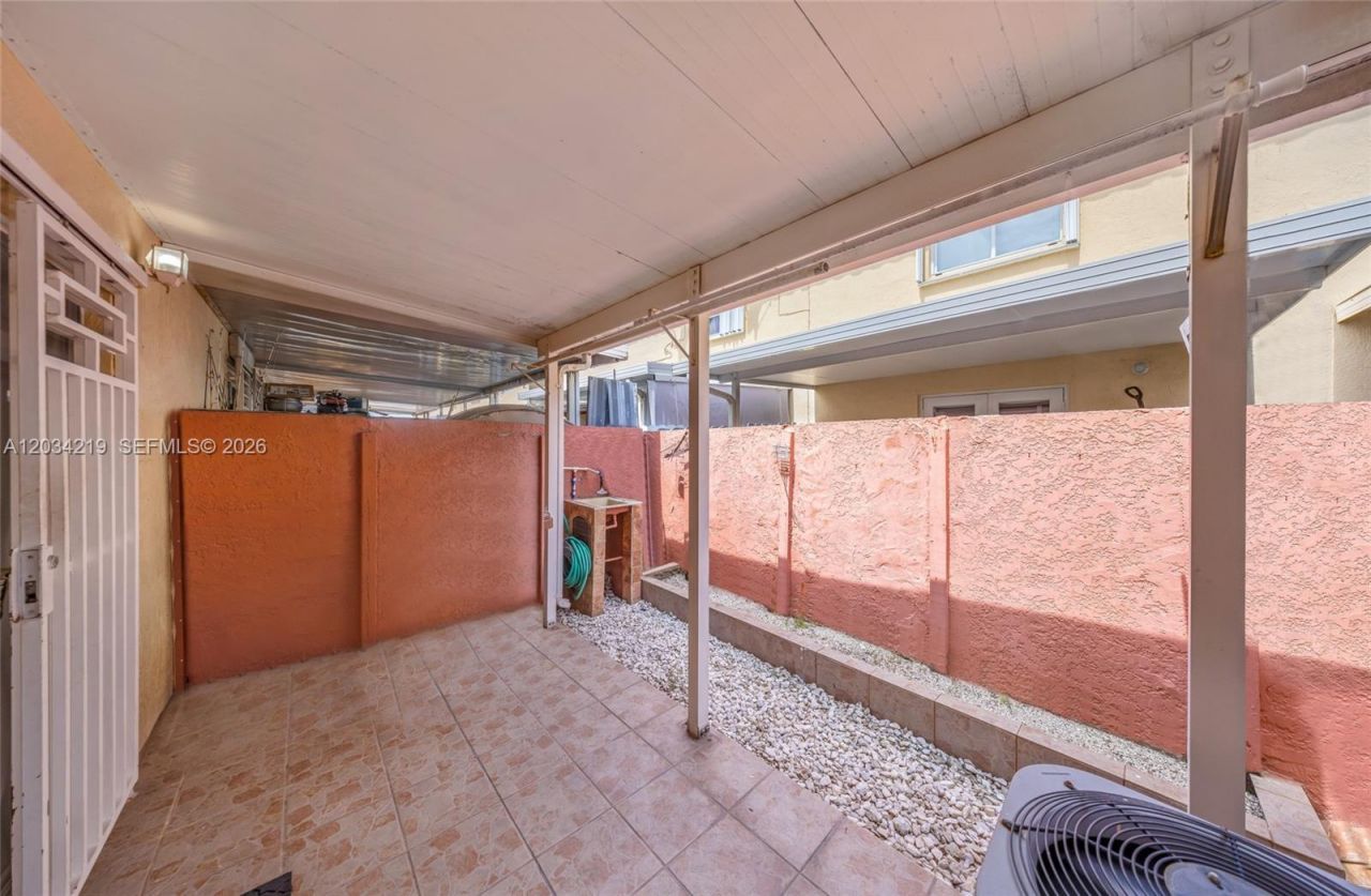 515 W 68th St, Unit 3, Hialeah, FL 33014 Photo