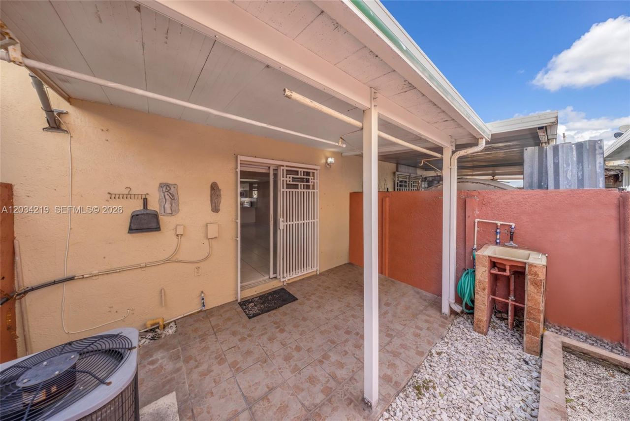 515 W 68th St, Unit 3, Hialeah, FL 33014 Photo