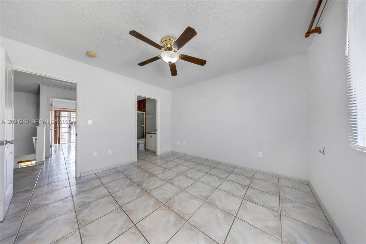 515 W 68th St, Unit 3, Hialeah, FL 33014 Photo