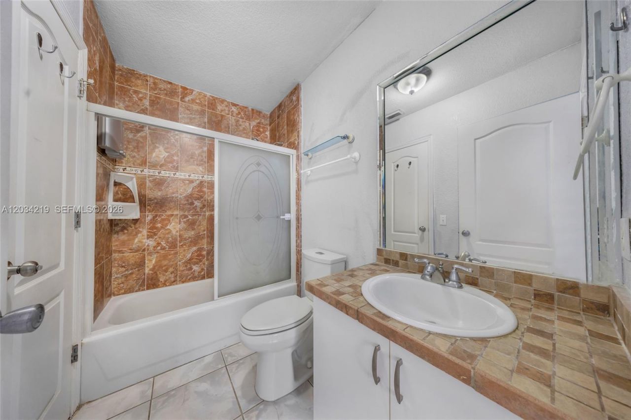 515 W 68th St, Unit 3, Hialeah, FL 33014 Photo