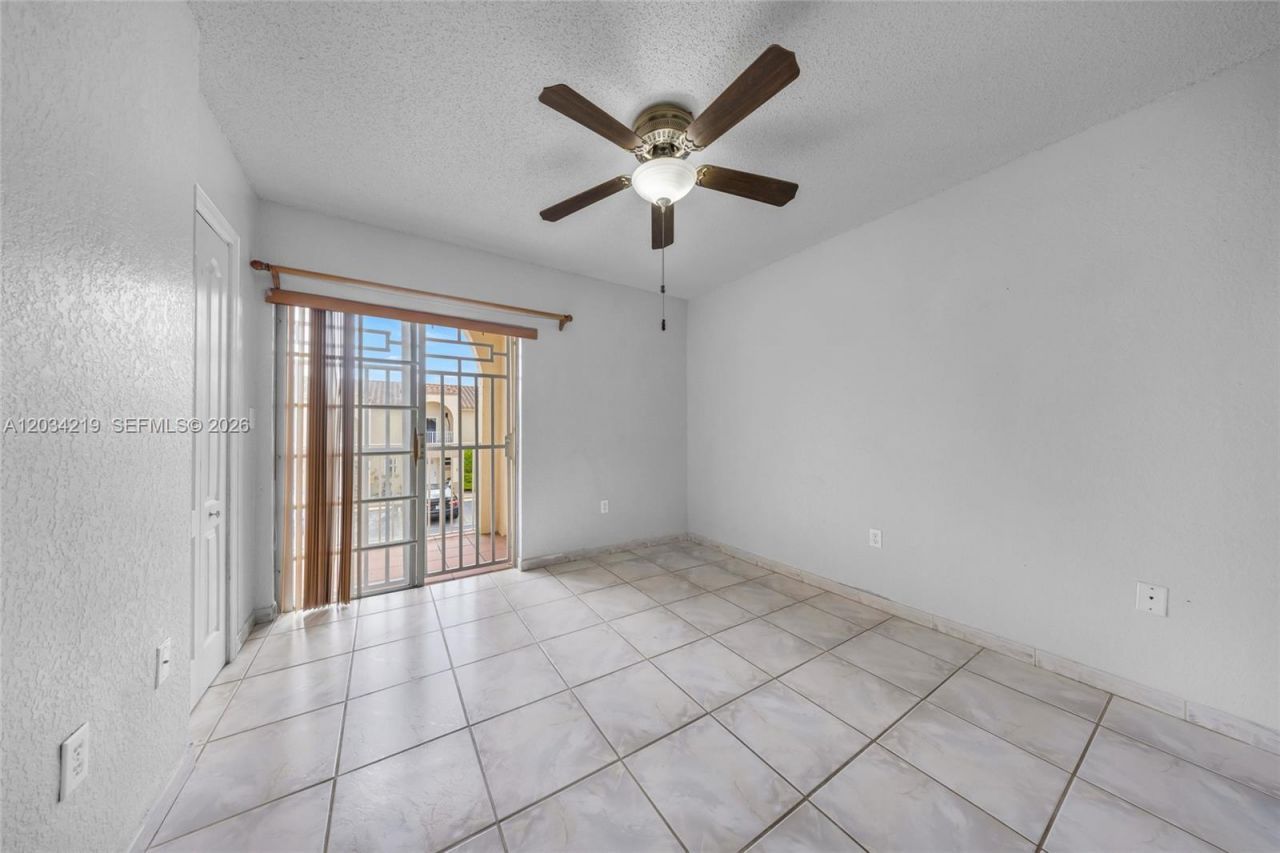 515 W 68th St, Unit 3, Hialeah, FL 33014 Photo