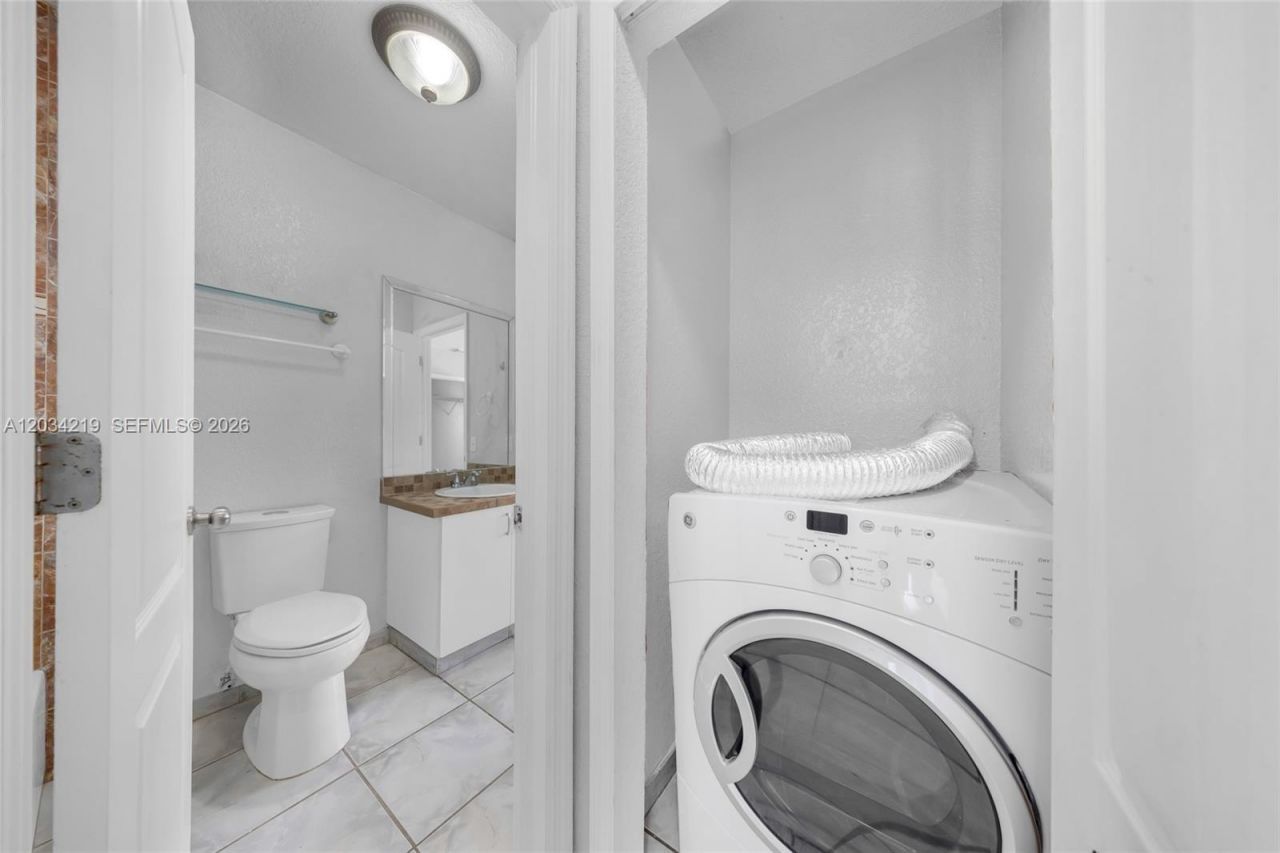 515 W 68th St, Unit 3, Hialeah, FL 33014 Photo