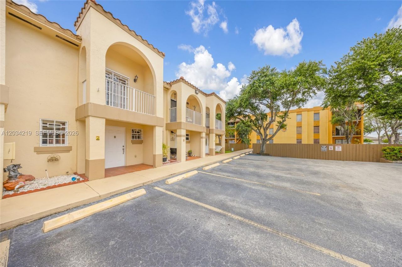 515 W 68th St, Unit 3, Hialeah, FL 33014 Photo