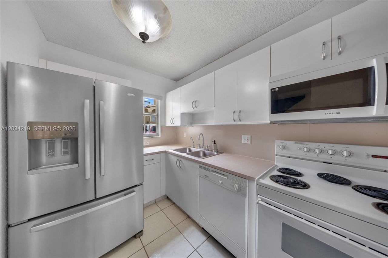 515 W 68th St, Unit 3, Hialeah, FL 33014 Photo