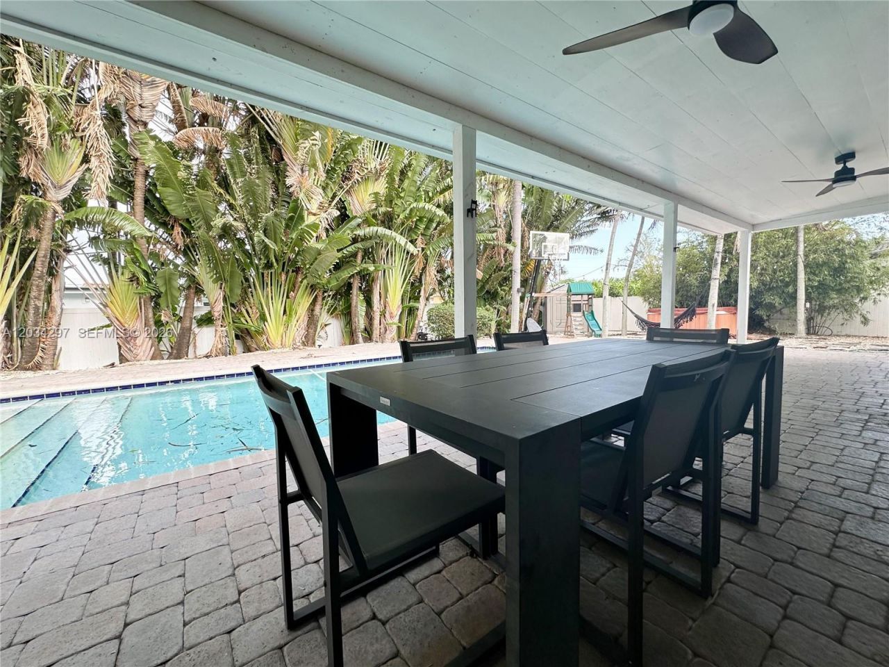 20931 NE 24th Ave , Miami, FL 33180 Photo