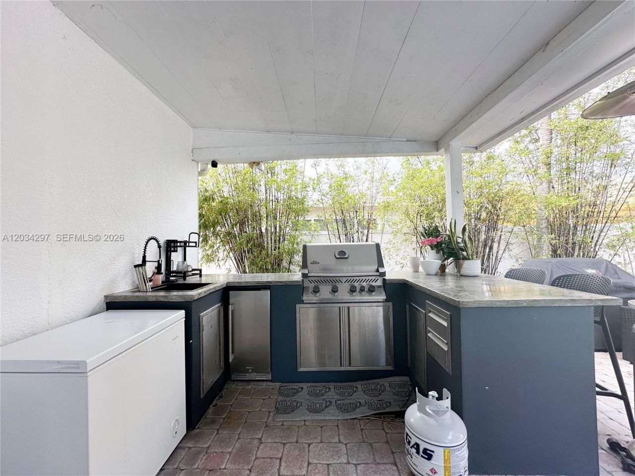 20931 NE 24th Ave , Miami, FL 33180 Photo