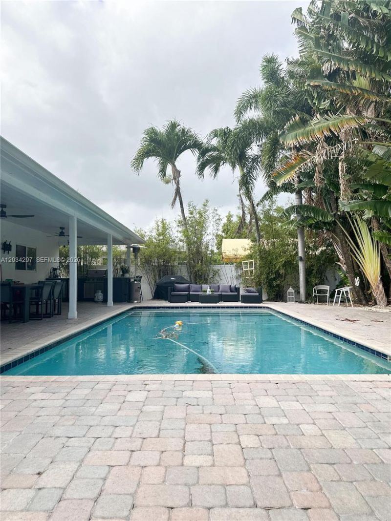 20931 NE 24th Ave , Miami, FL 33180 Photo