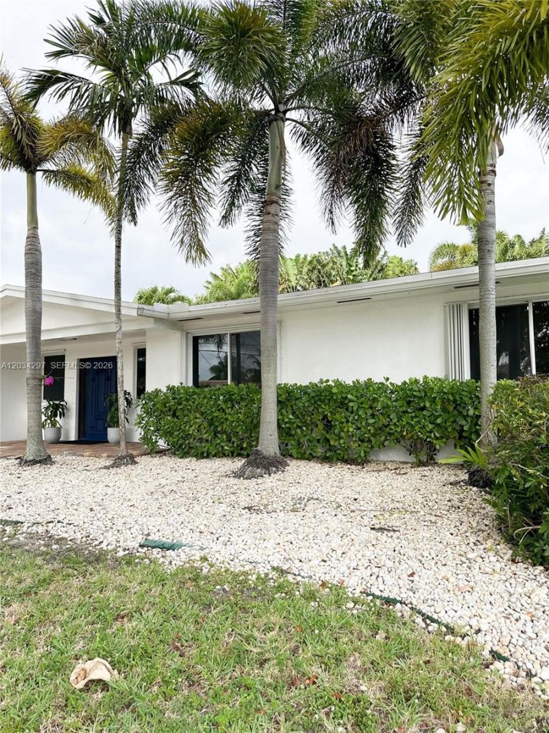 20931 NE 24th Ave , Miami, FL 33180 Photo