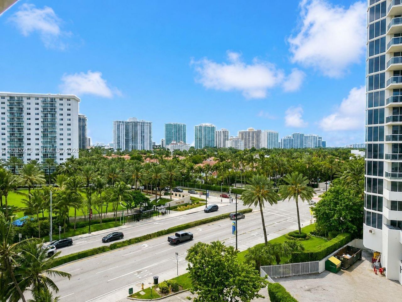 19201 Collins Ave, Unit 527, Sunny Isles Beach, FL 33160 Photo