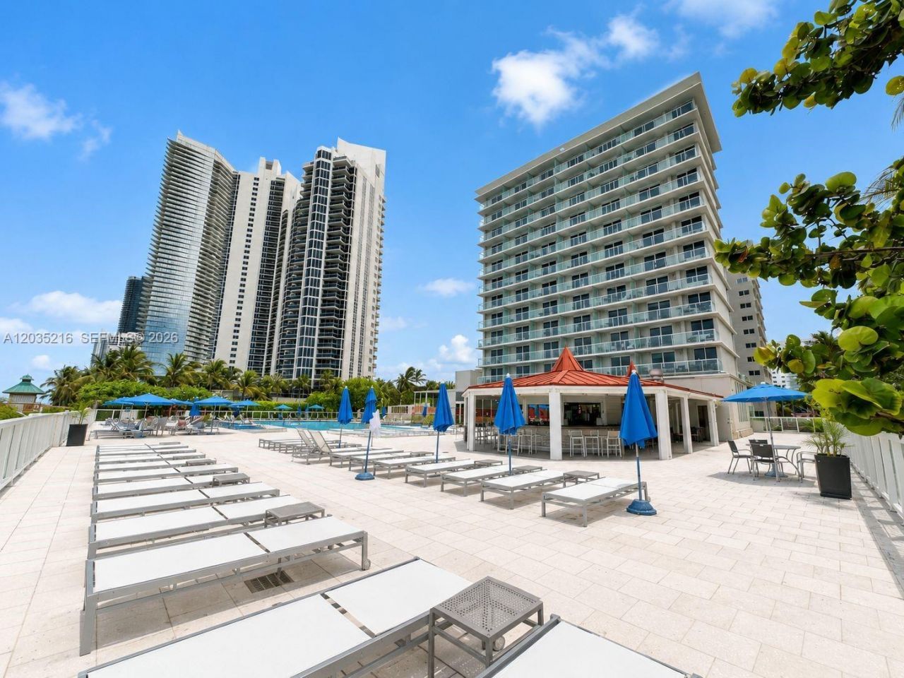 19201 Collins Ave, Unit 527, Sunny Isles Beach, FL 33160 Photo