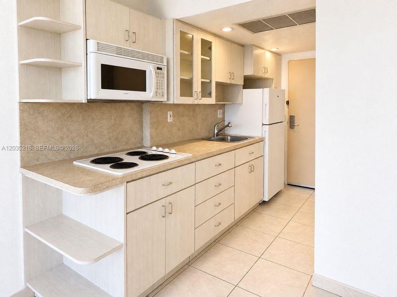 19201 Collins Ave, Unit 527, Sunny Isles Beach, FL 33160 Photo