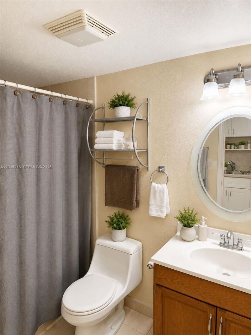 19201 Collins Ave , Unit 527, Sunny Isles Beach, FL 33160 Photo