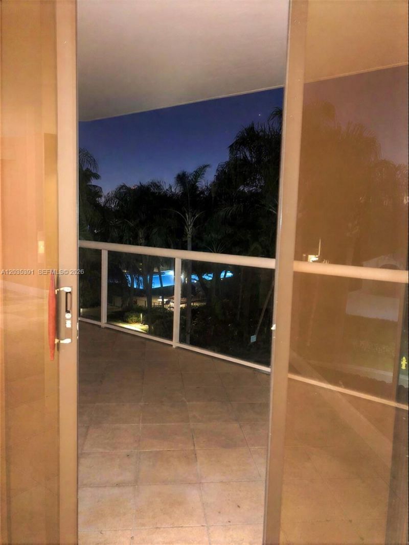 3610 Yacht Club Dr , Unit 312, Aventura, FL 33180 Photo