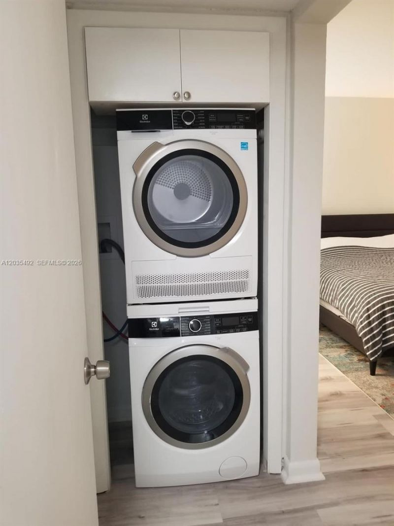 1601 Bay Rd , Unit 7, Miami Beach, FL 33139 Photo