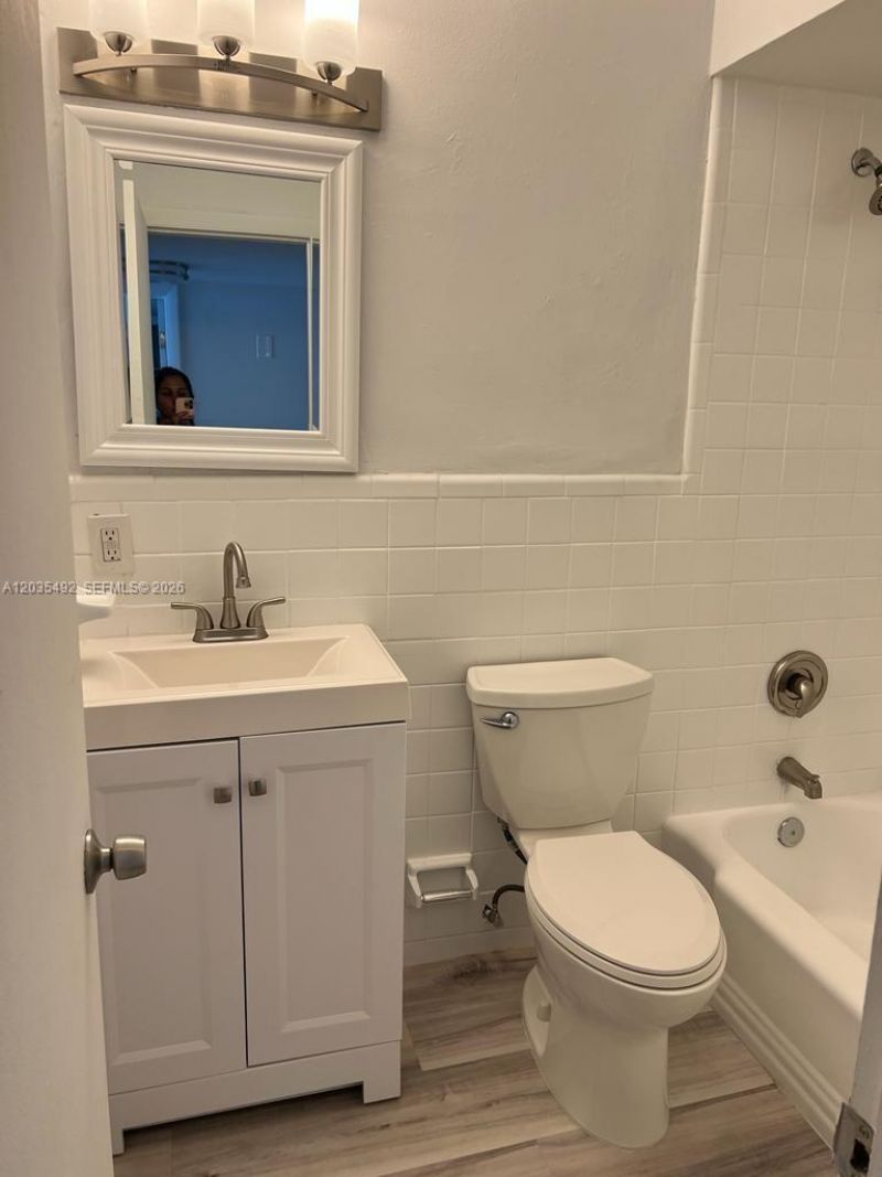 1601 Bay Rd , Unit 7, Miami Beach, FL 33139 Photo