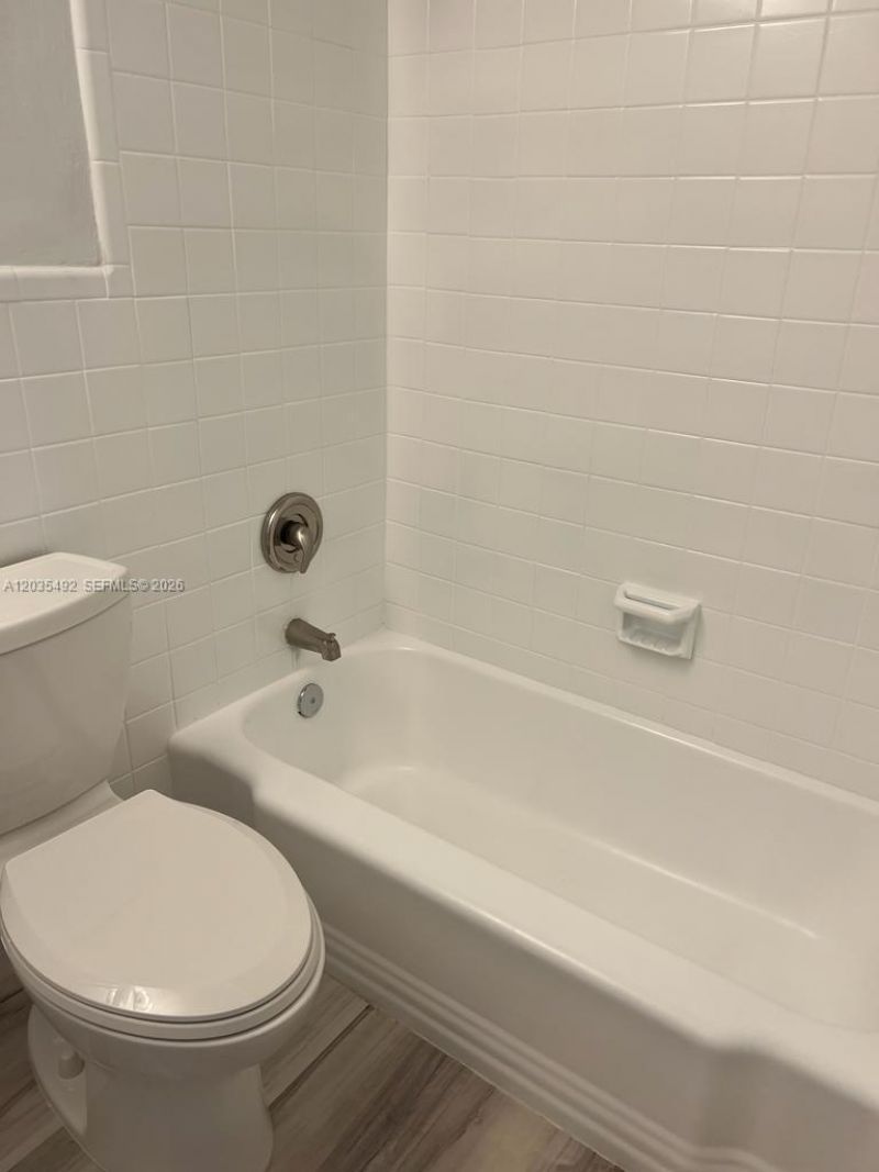 1601 Bay Rd , Unit 7, Miami Beach, FL 33139 Photo