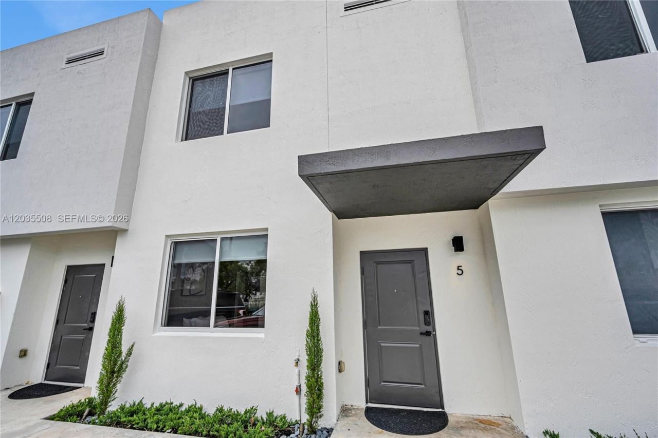 170 NW 158th St , Unit 7, Miami, FL 33169 Photo