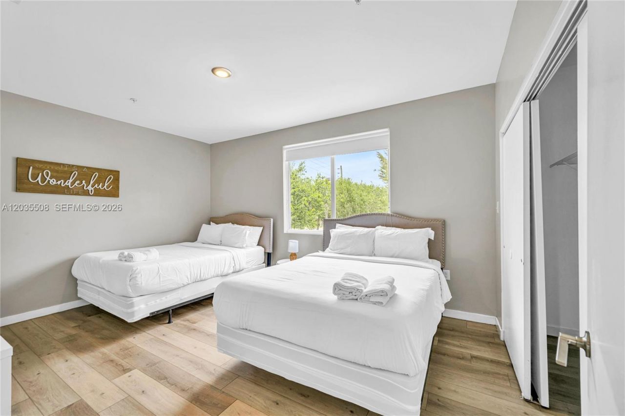 170 NW 158th St , Unit 7, Miami, FL 33169 Photo