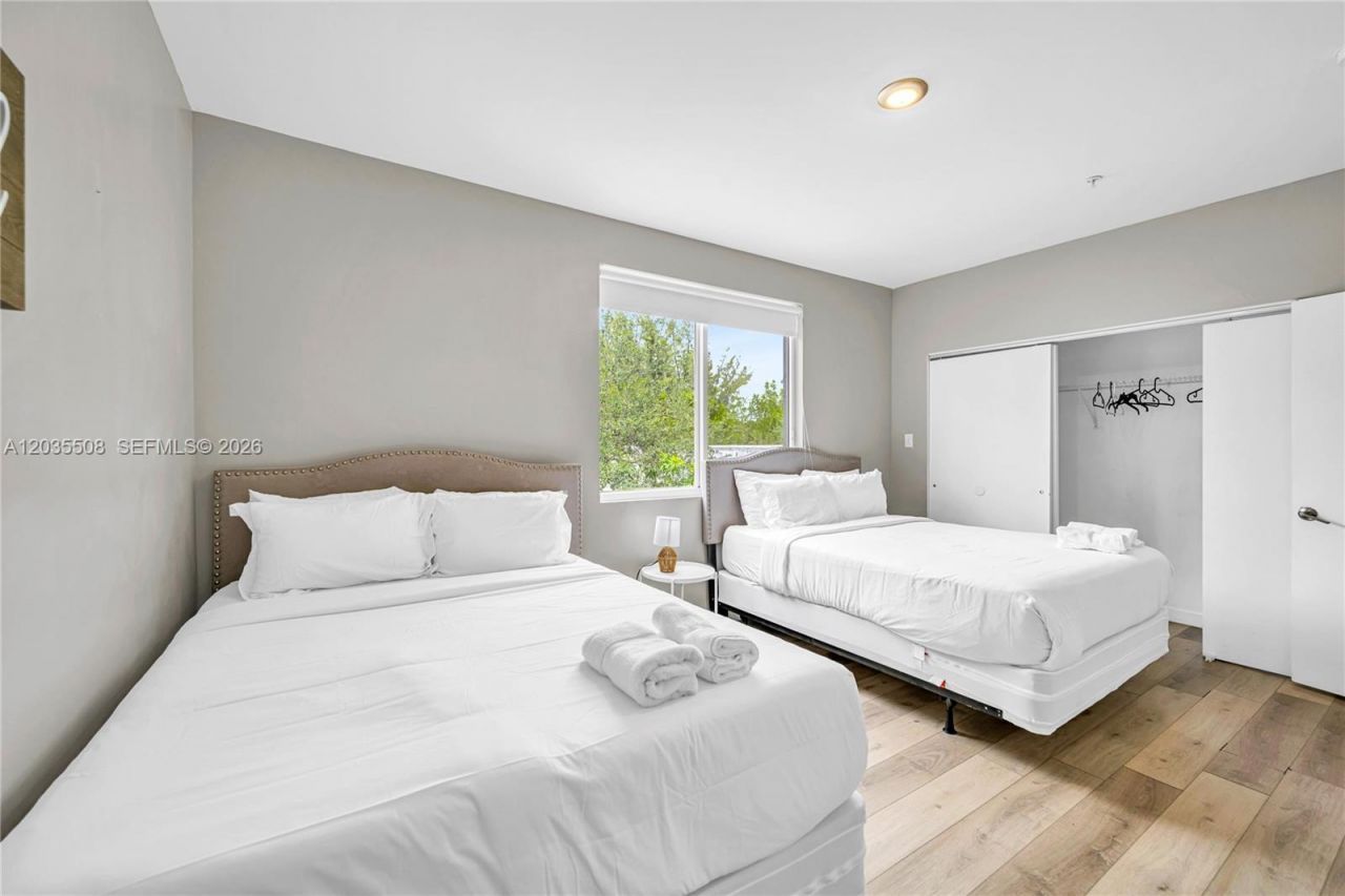 170 NW 158th St , Unit 7, Miami, FL 33169 Photo