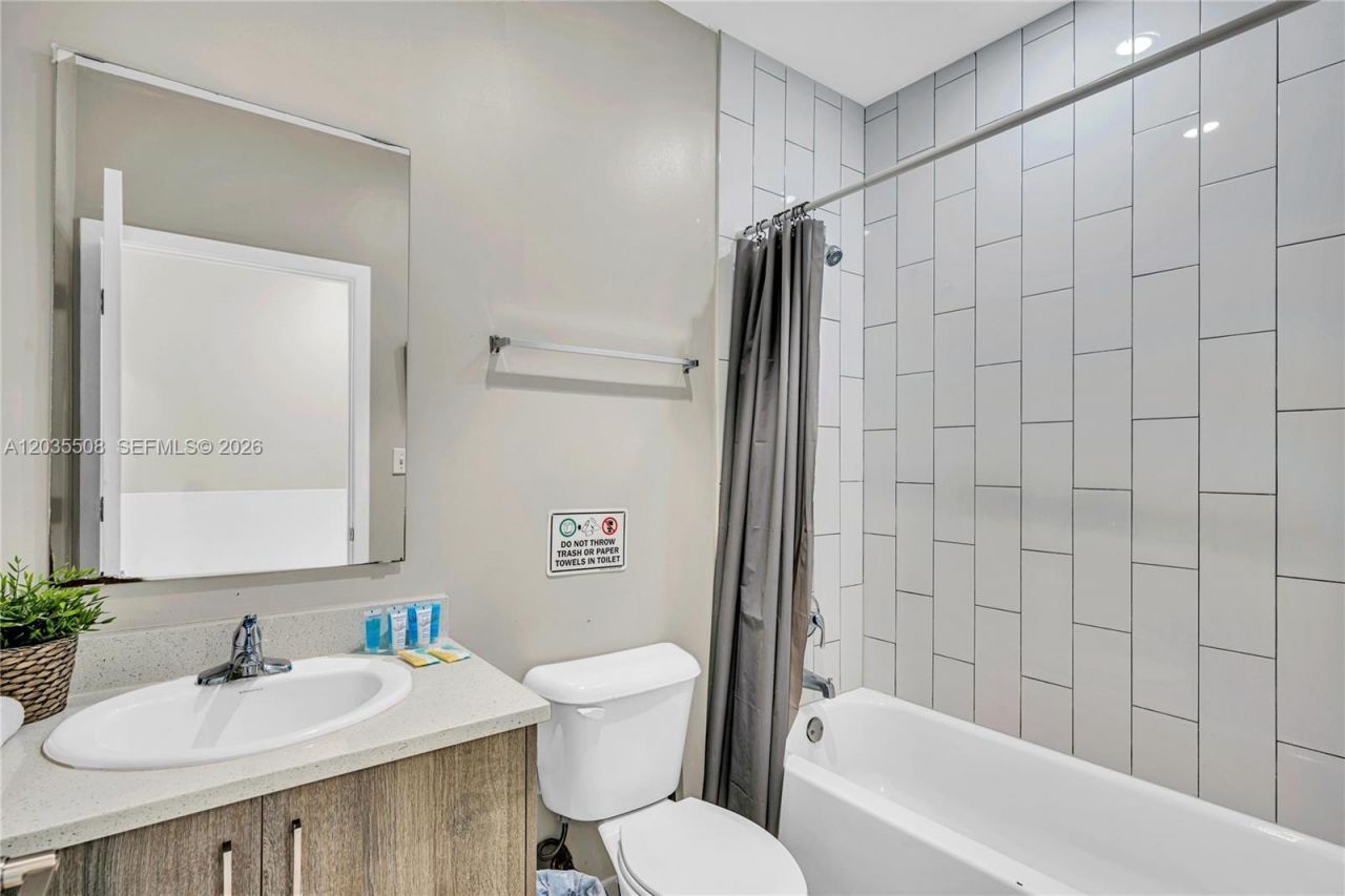 170 NW 158th St , Unit 7, Miami, FL 33169 Photo