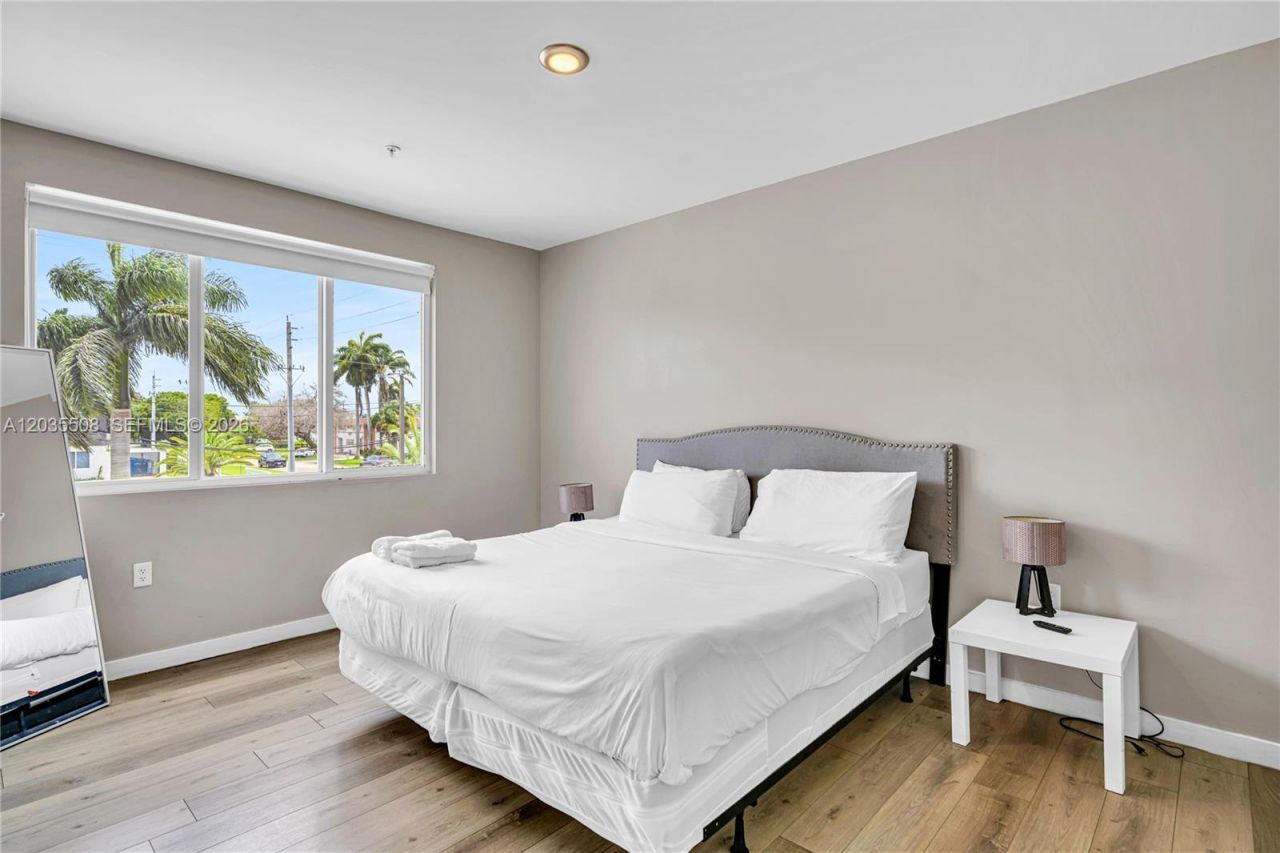 170 NW 158th St , Unit 7, Miami, FL 33169 Photo