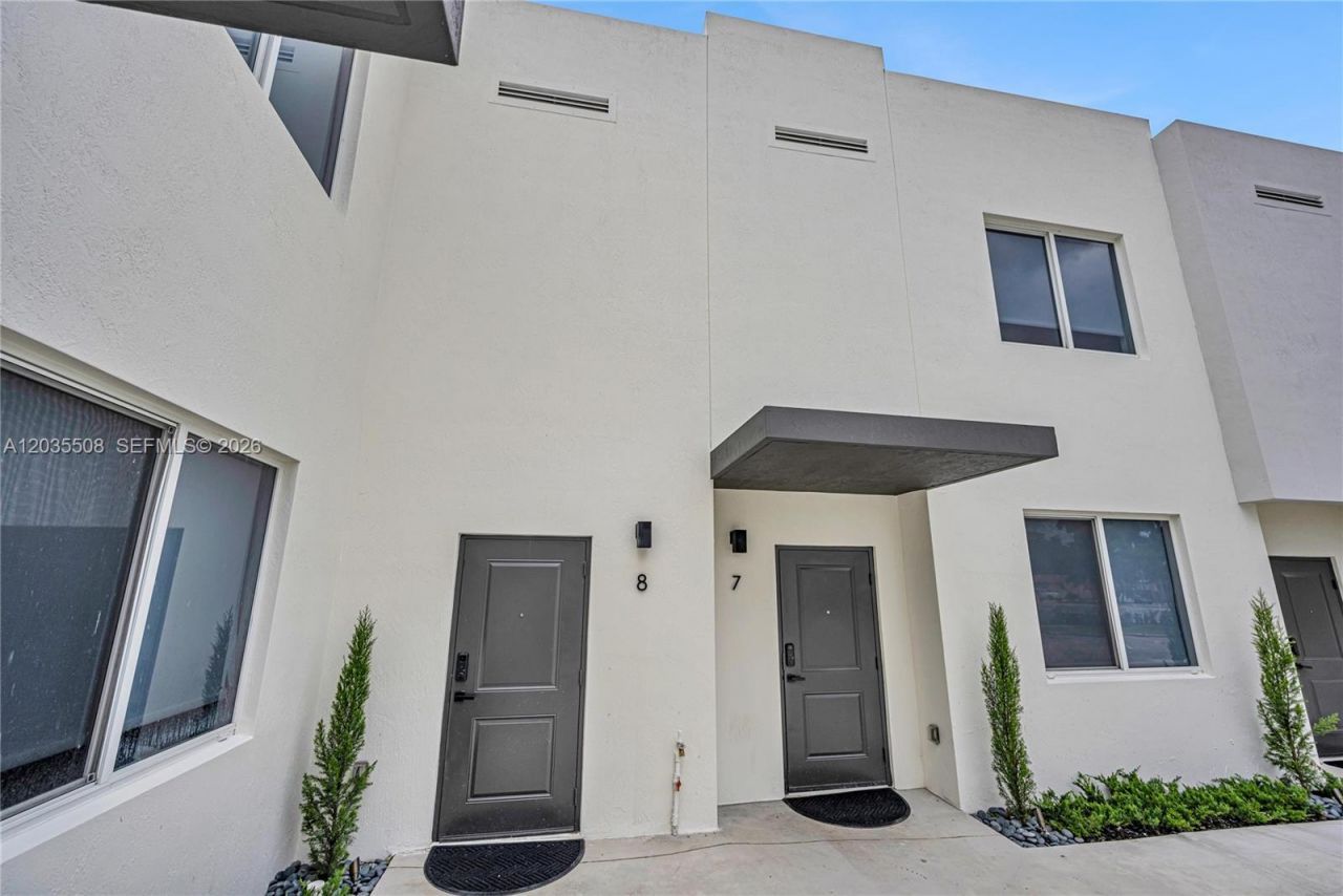 170 NW 158th St , Unit 7, Miami, FL 33169 Photo