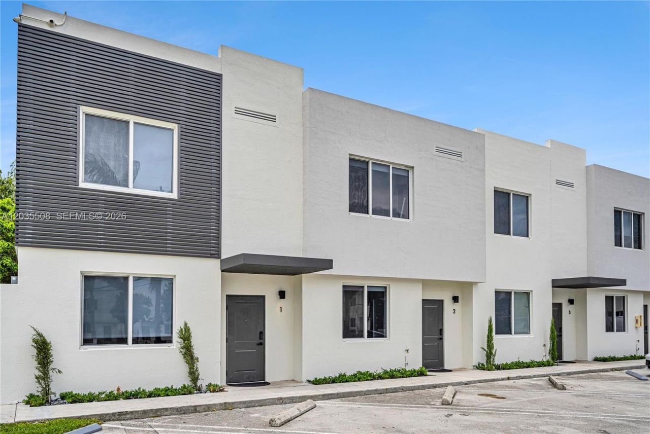170 NW 158th St , Unit 7, Miami, FL 33169 Photo