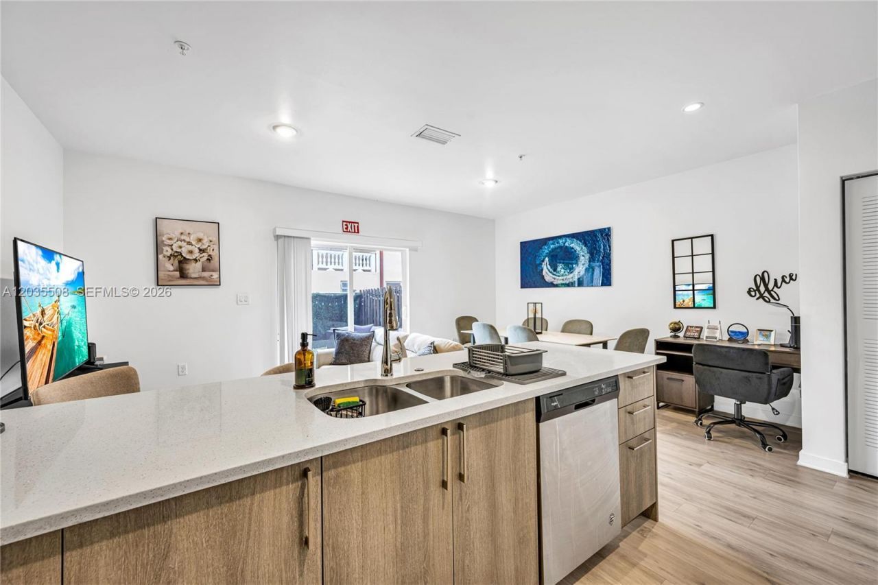 170 NW 158th St , Unit 7, Miami, FL 33169 Photo